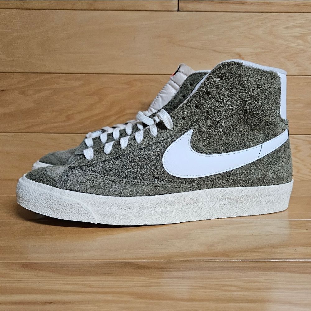 Nike Blazer Mid '77 Vintage Size 10.5 Olive Green Womens Shoes DV7006-201 - Picture 9 of 12